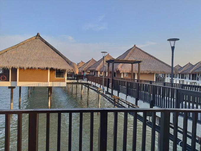 Ark Goldcoast Resort Szepang Kültér fotó